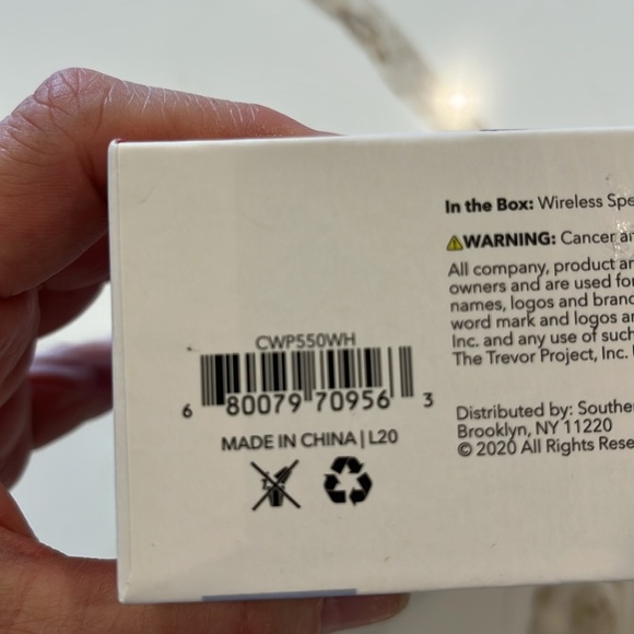 New in Box Colourways Pride small round personal bluetooth wireless speaker - Picture 7 of 7